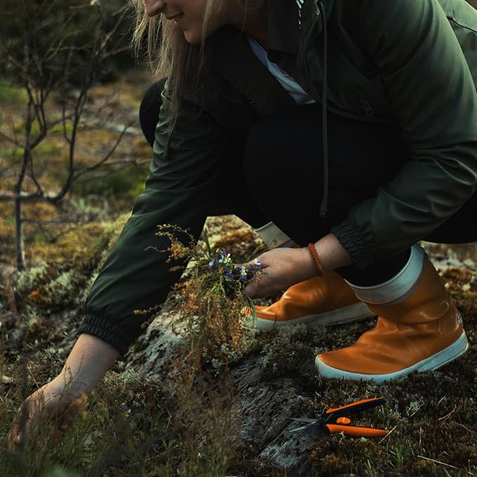 Fiskars Micro-Tip Pruning Snips - 6" Garden Shears with Sheath and Comfort Grip - Sharp Steel Blades - Quality Pruning Shears for Plants in Grow Tents and Hydroponics - Garden Tools