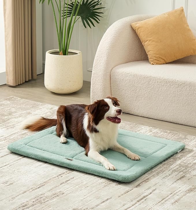 Made4Pets Dog Crate Pad Bed for Medium Large Dogs, Washable & Reversible, Anti-Slip Kennel Mat for Cozy Sleeping, Soft Fluffy Dog Bed for Indoor & Outdoor Use, 35"x23", Green